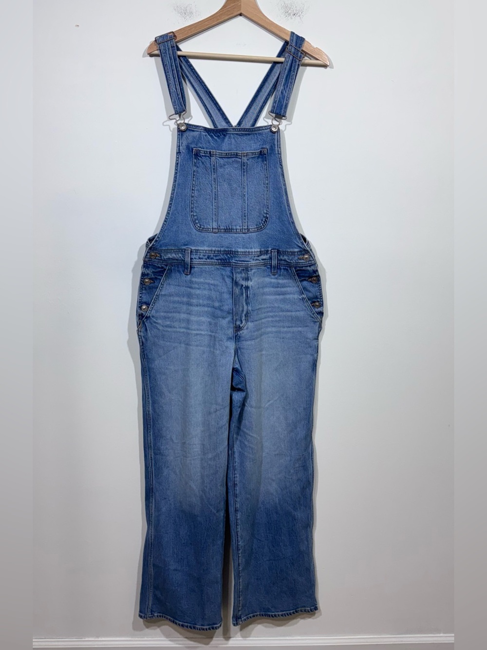 American Eagle Women's Denim Wide Leg Overalls Size 12 Light Wash Blue Dungarees